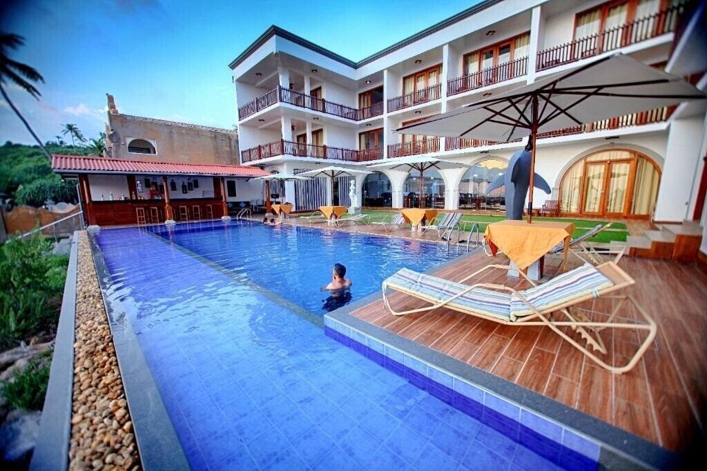 Отель Watergate Resort 3*