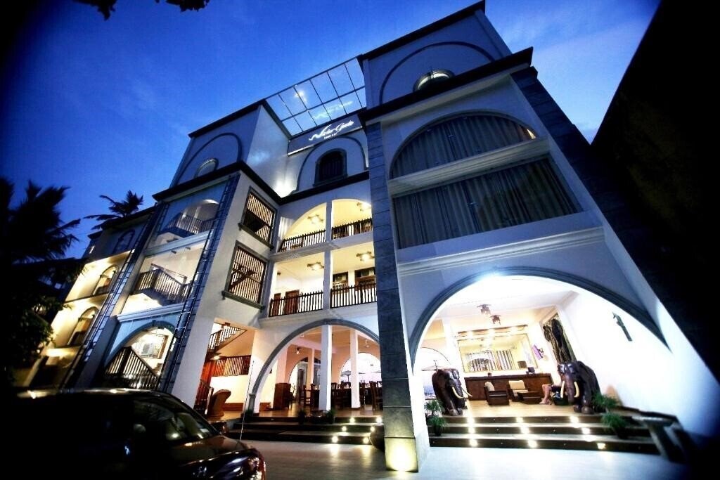Панорама Watergate Resort 3*