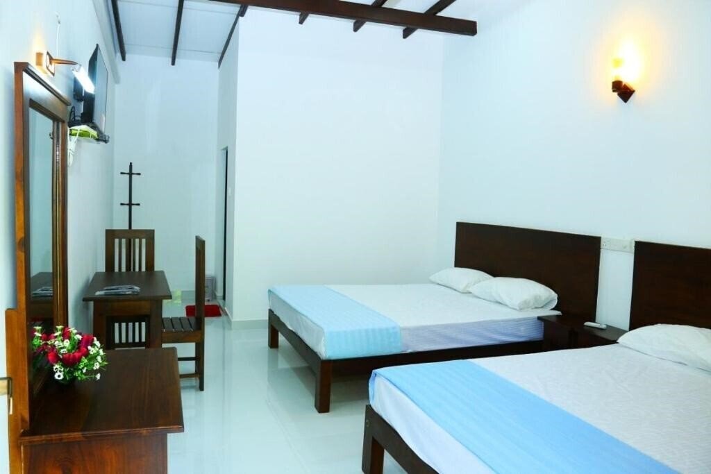 Апартаменты Emerald Guest House 2*