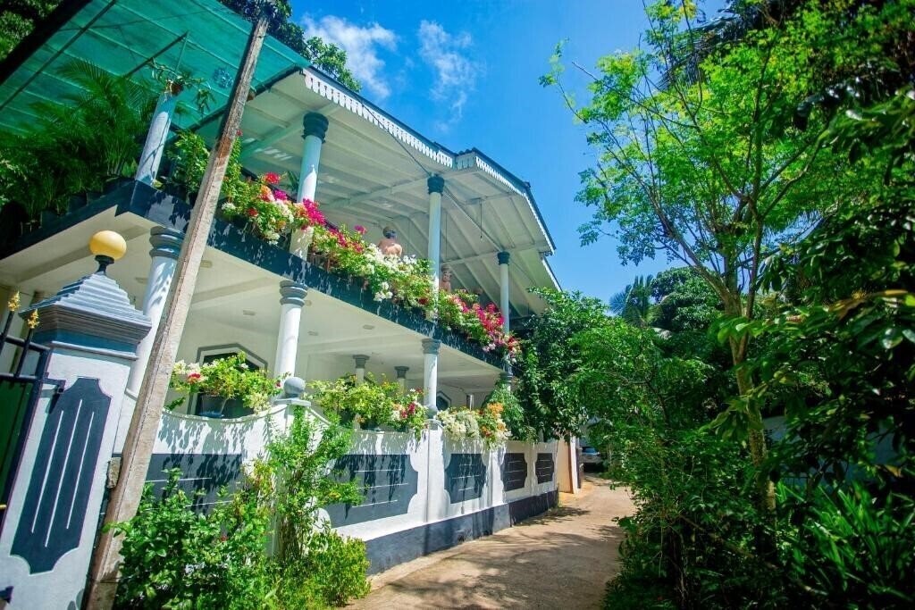 Панорама La Villa 2*