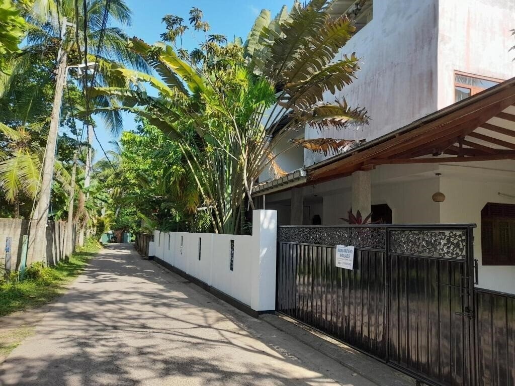 Отель Melanie's House 2*