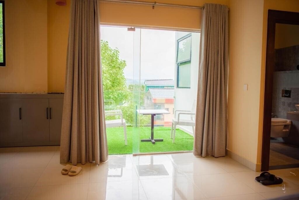Территория Mzion Hotel Weligama 3*
