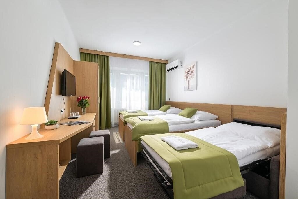 Територія Hotel Plus 2*