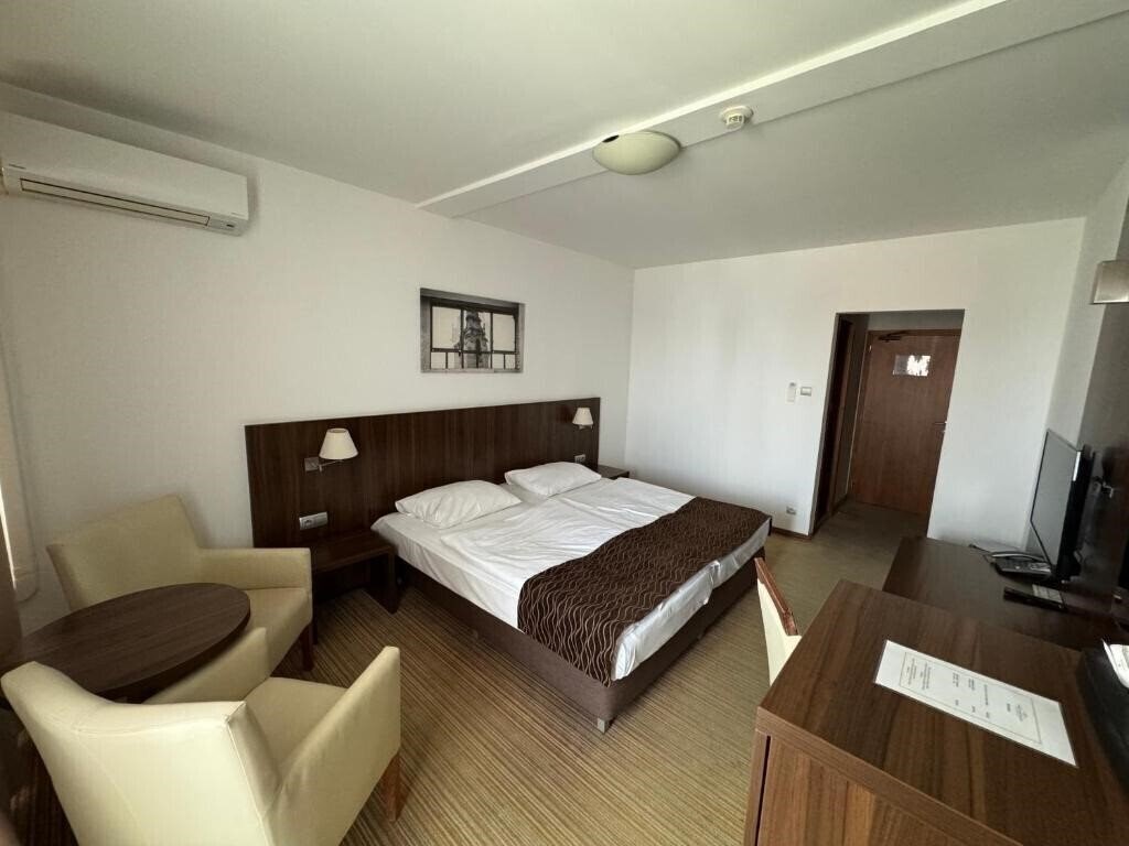 Фотографія Hotel Bratislava 4*