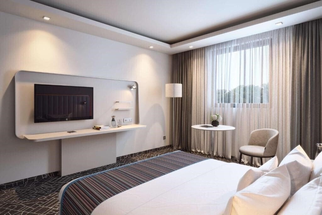 Панорама Park Inn Danube 4*