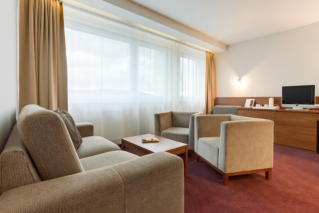 Территория Janosik Hotel 3*