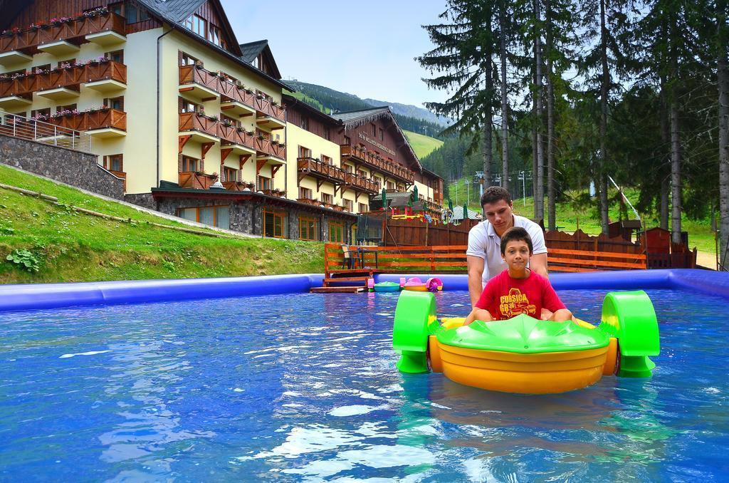 Апартаменти Ski & Wellness Residence Druzba 4*