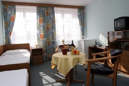 Готель Dependances Smaragd & Sumava 2*