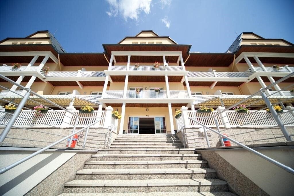 Апартаменты Grand Hotel Strand 4*