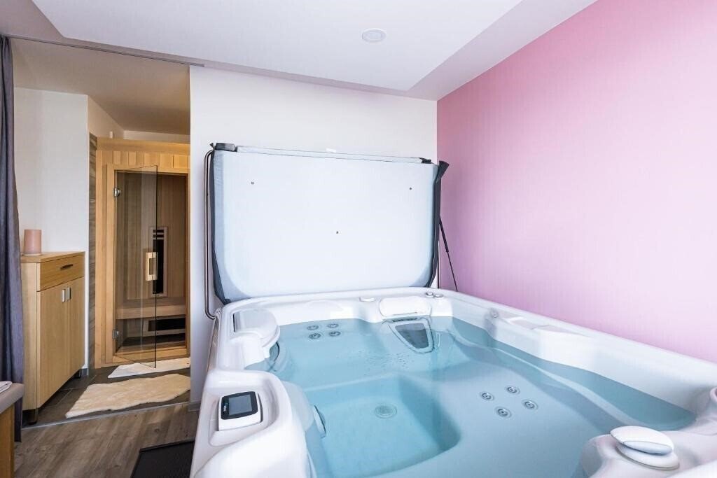 Апартаменти Grajski Dvor 3*