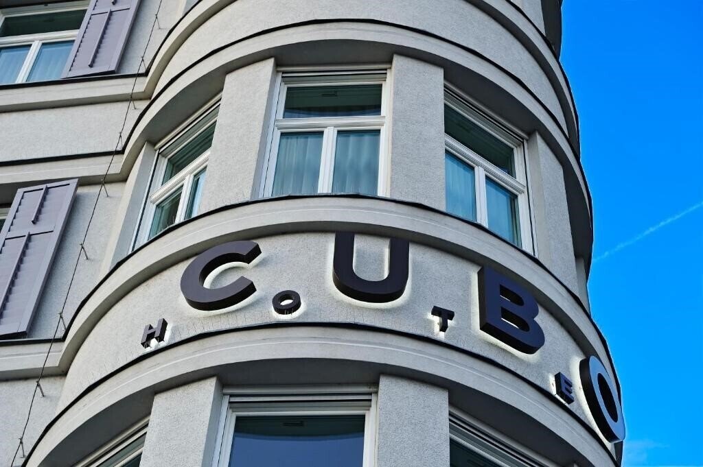 Апартаменти Hotel Cubo 4*