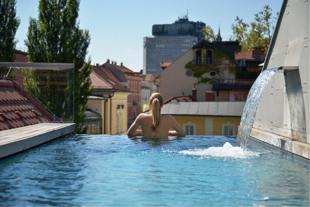 Апартаменти Hotel Vander 4*