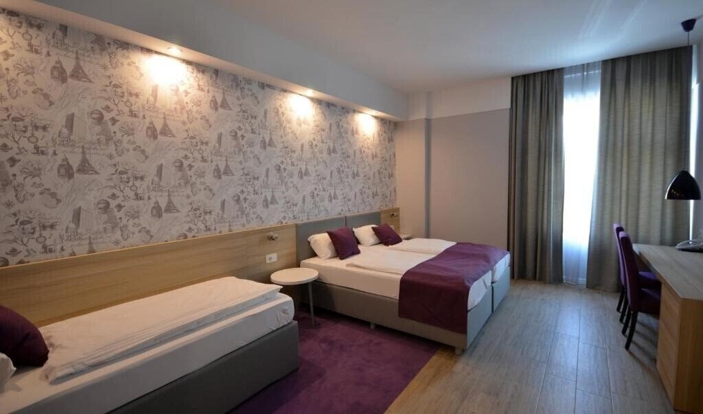 Панорама Emonec 2*