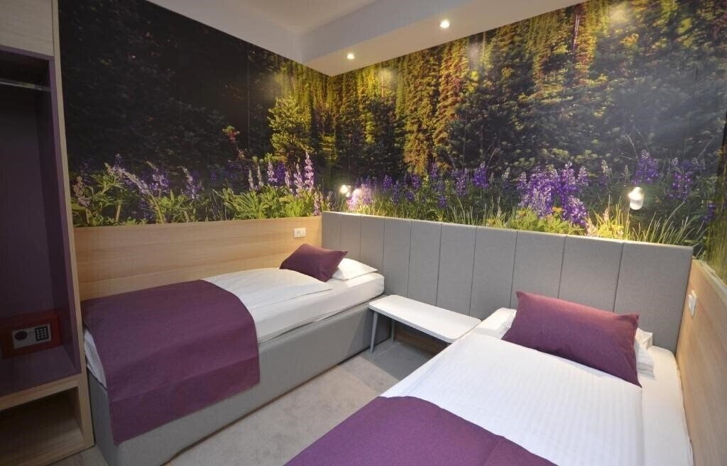 Територія Emonec 2*