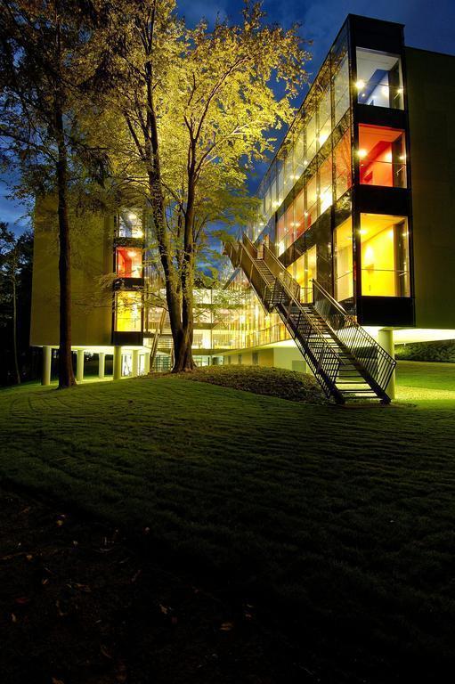 Территория Four Points By Sheraton Ljubljana Mons 4*