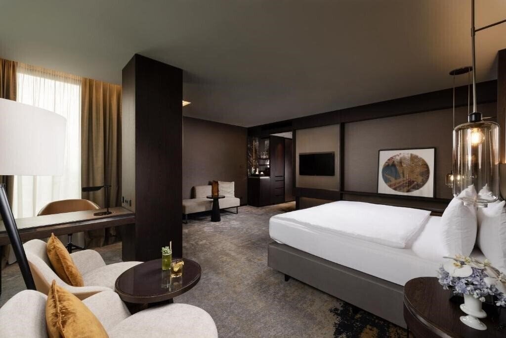 Апартаменти Htl Intercontinental 5*