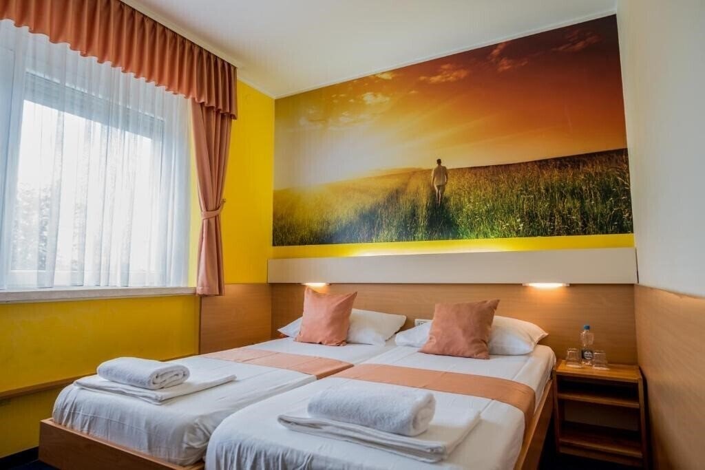 Панорама Hotel Tabor 3*