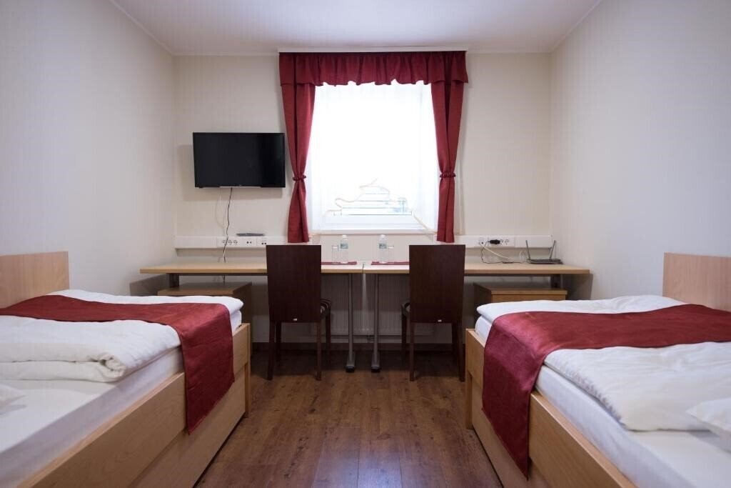 Панорама S Hotel Maribor 3*