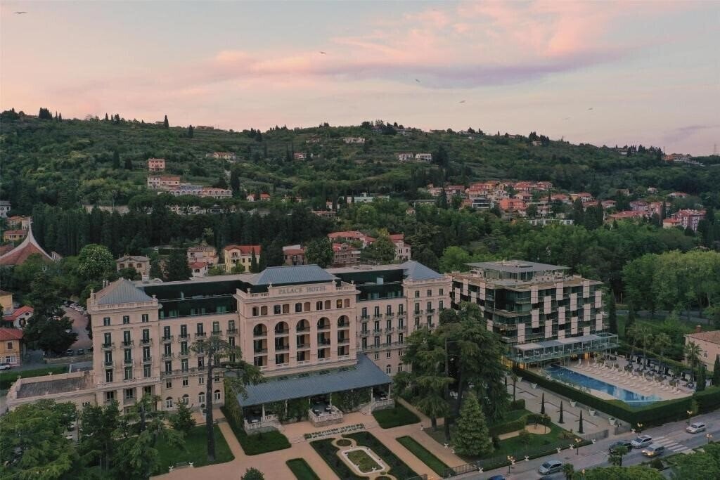 Територія Kempinski Palace Portoroz 5*