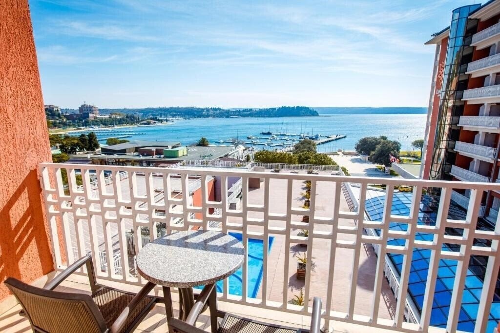 Территория Life Class Grand Hotel Portoroz 5*
