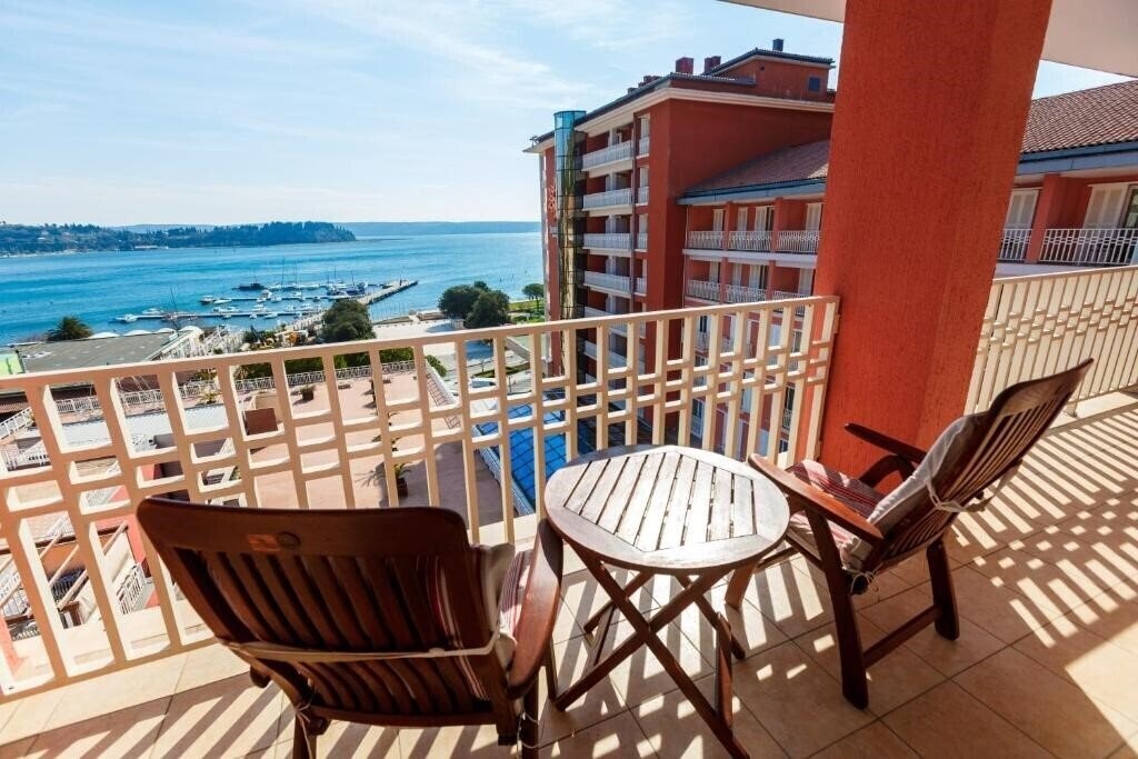 Отель Grand Hotel Portoroz 4*