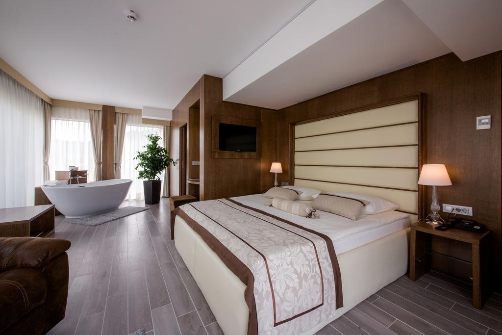 Фотографія Grand Hotel Donat Superior 4*