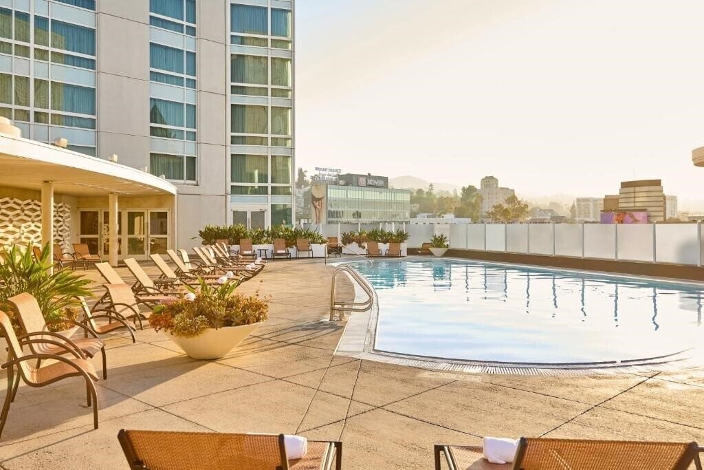 Вид Loews Hollywood Hotel 4*