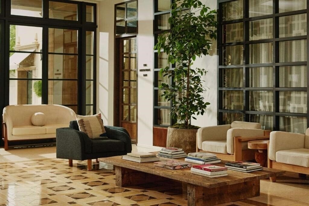 Вид Montage Beverly Hills 5*