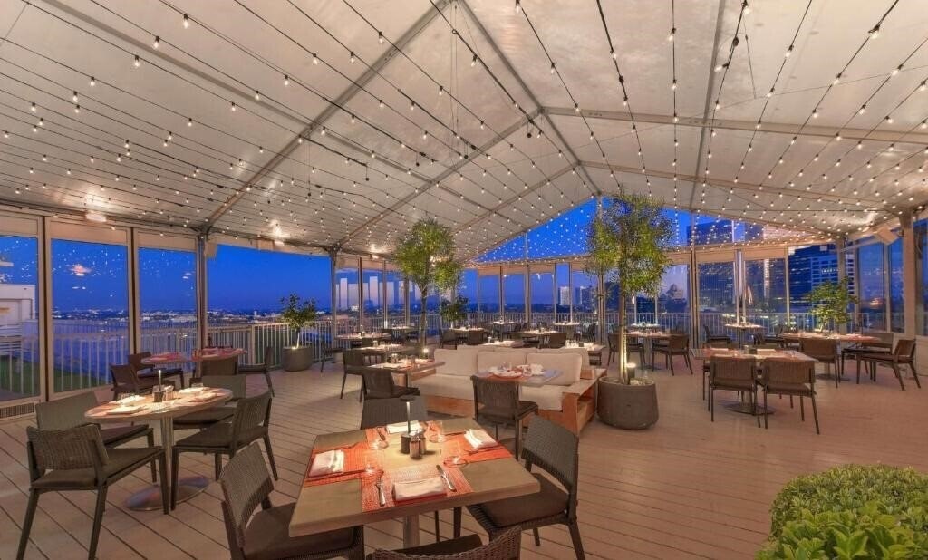 Фотография The Beverly Hilton 4*