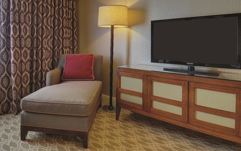 Территория Excalibur 3*