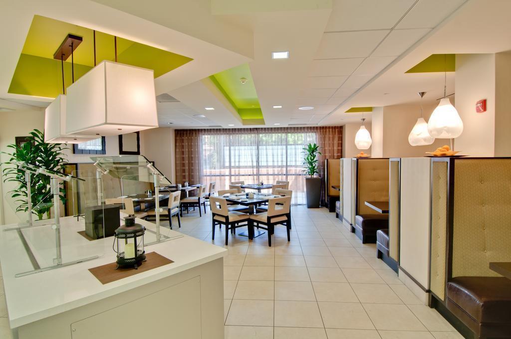 Територія Hilton Garden Inn Los Angeles/Hollywood Superior Tourist 1*