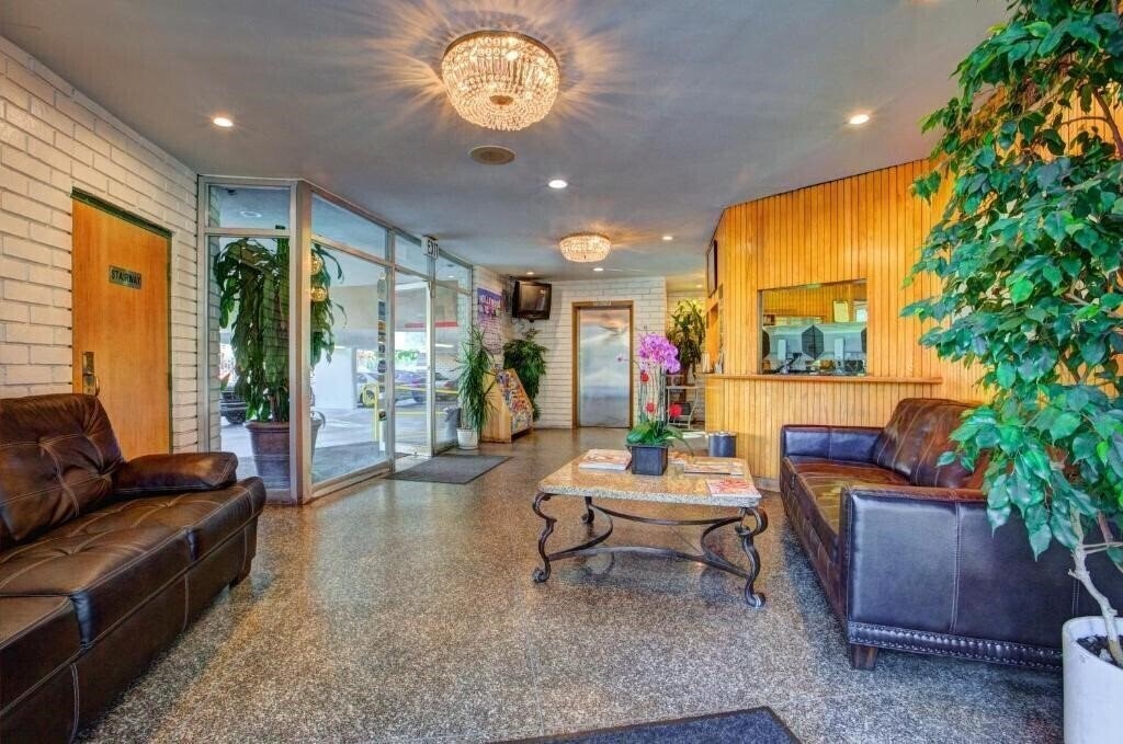 Панорама Dunes Inn Wilshire 2*