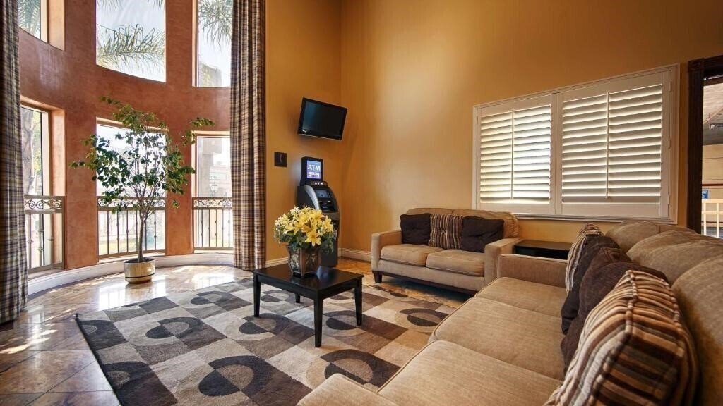 Панорама Best Western Burbank Airport Inn 3*