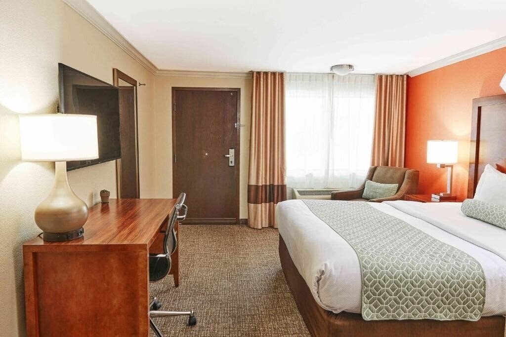 Панорама Comfort Inn Near Old Town Pasadena 2*