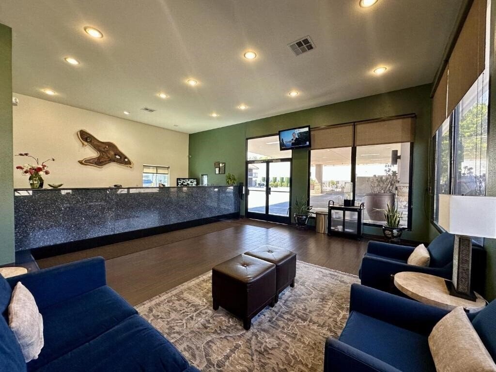 Фотографія Comfort Inn Near Old Town Pasadena 2*