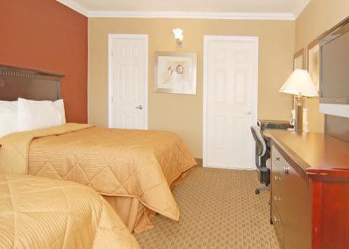 Фотографія Comfort Inn Near The Sunset Strip 3*