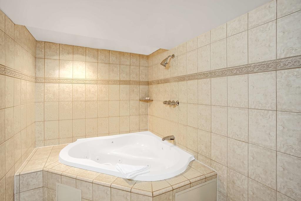 Вид Ramada Los Angeles Downtown West 2*