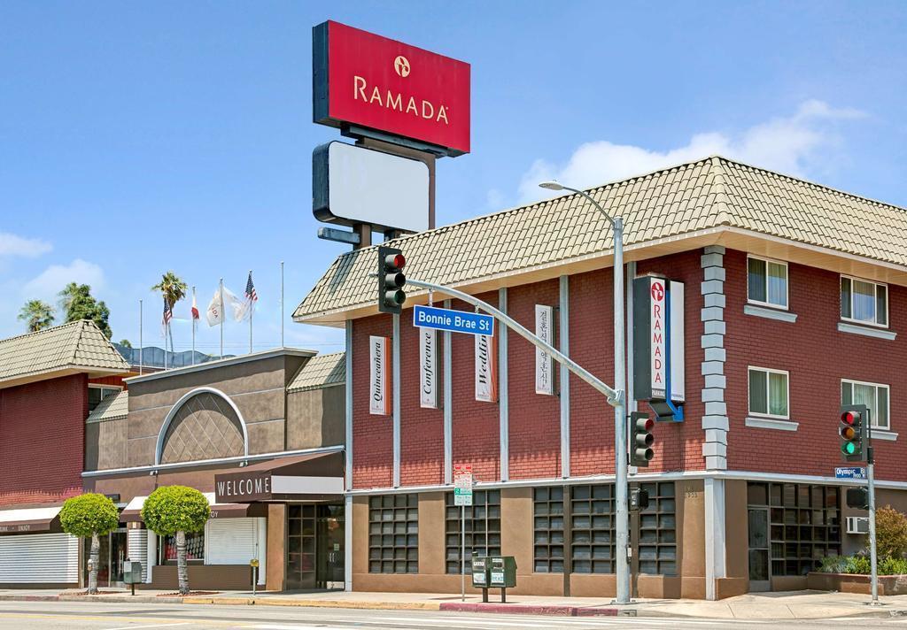 Панорама Ramada Los Angeles Downtown West 2*