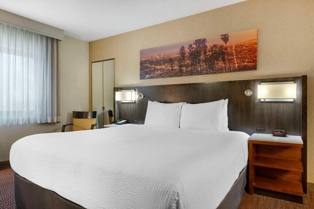 Картинка Best Western Royal Palace Inn & Suites 3*