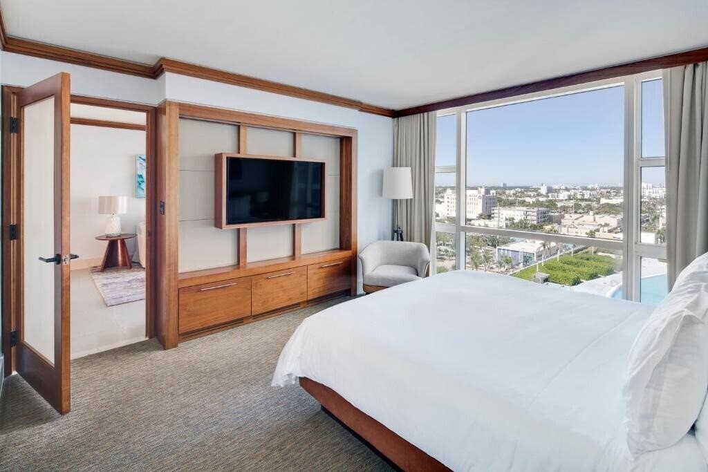 Территория Carillon Miami Beach 5*