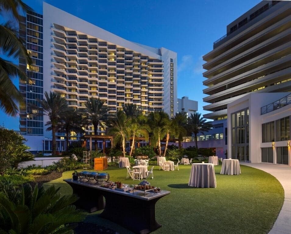 Зображення Eden Roc Miami Beach (ex. Eden Rock Renaissance Resort & Spa) 4*