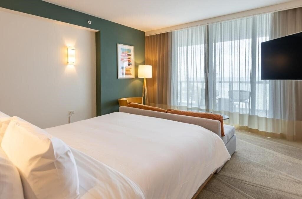 Панорама Eden Roc Miami Beach (ex. Eden Rock Renaissance Resort & Spa) 4*