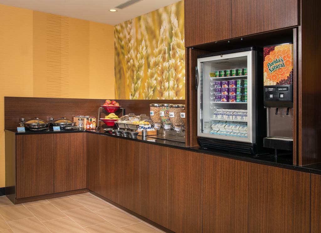 Картинка Fairfield Inn & Suites New York Queens/Queensboro Bridge 3*