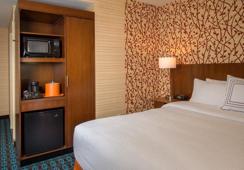 Территория Fairfield Inn & Suites New York Queens/Queensboro Bridge 3*