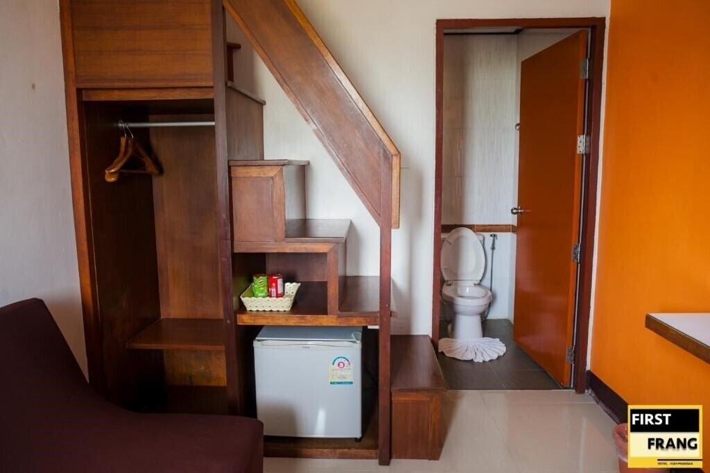 Фото First And Frang Hotel 2*