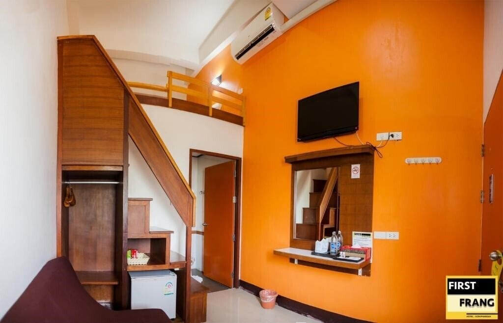 Фотография First And Frang Hotel 2*