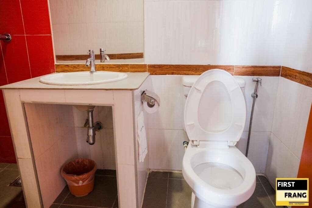 Апартаменты First And Frang Hotel 2*