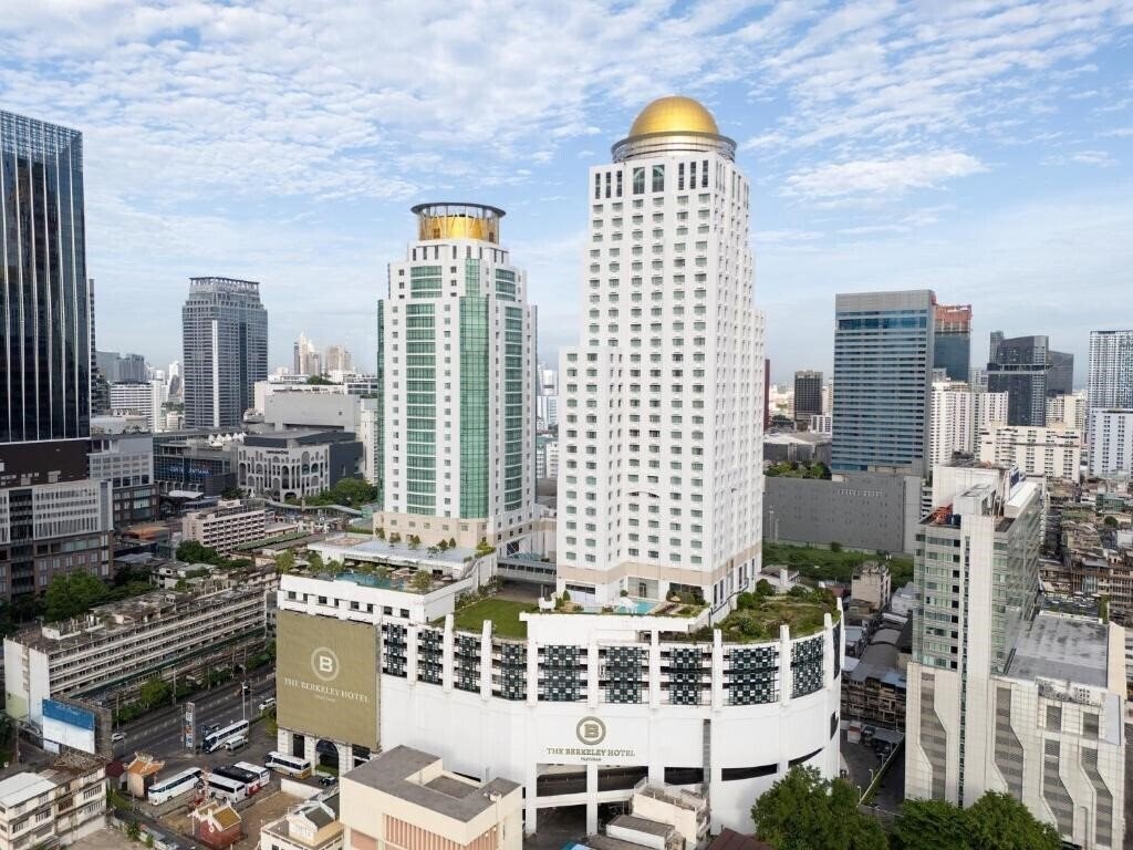 Отель The Berkeley Hotel Pratunam 3*