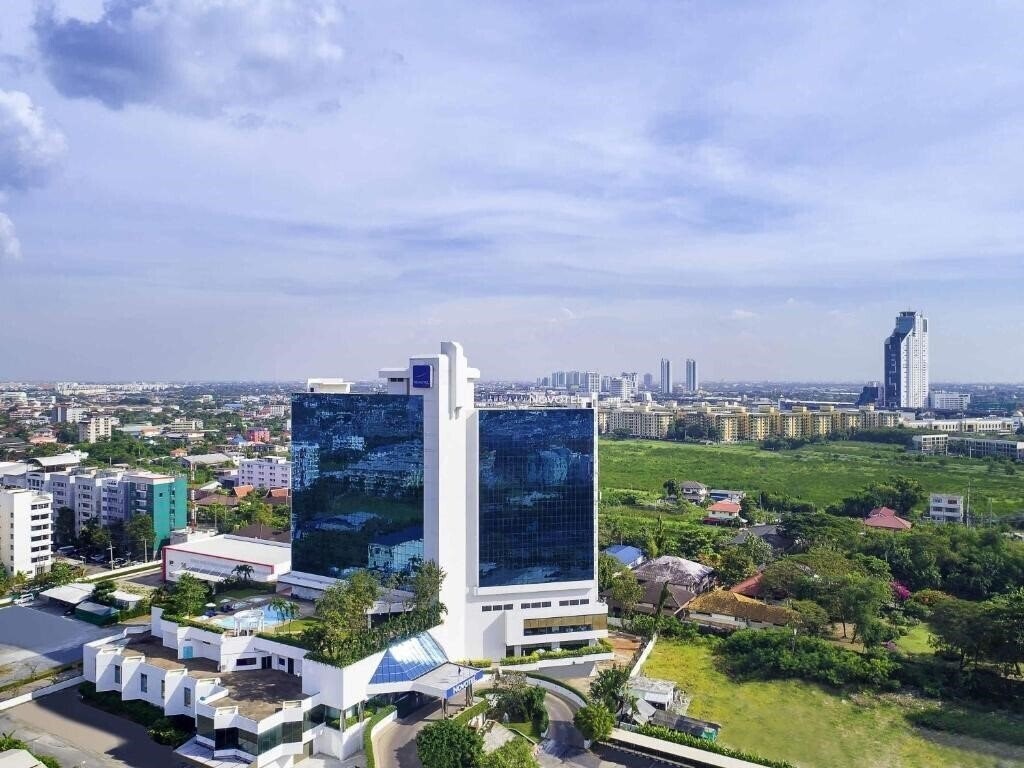 Отель Novotel Bangkok Bangna 4*