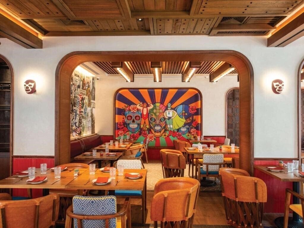 Апартаменти Legacy Suites 4*